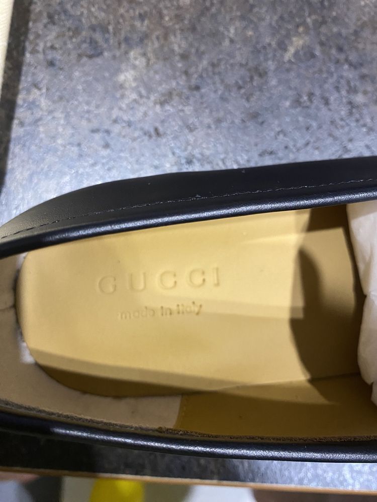 Жіночі лофери Gucci Leather Brixton Horsebit Loafers