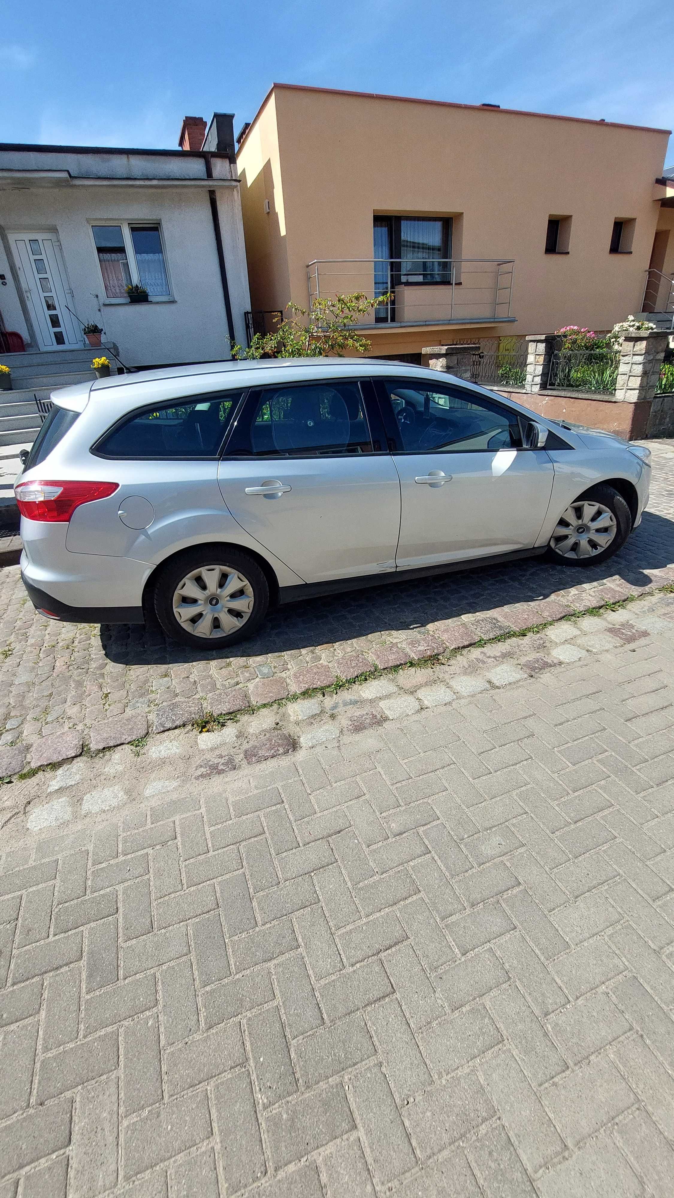 Ford Focus 1.6 TDCi + komplet opon zimowych