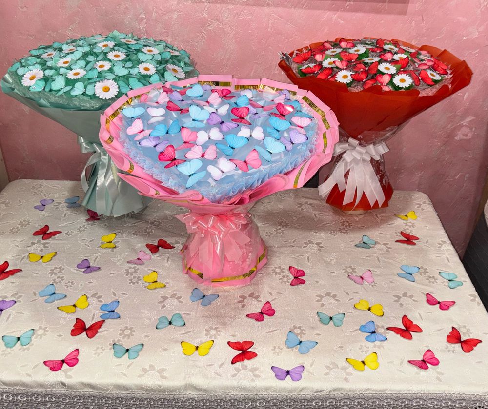 Букет з метеликами і ромашками (63шт)