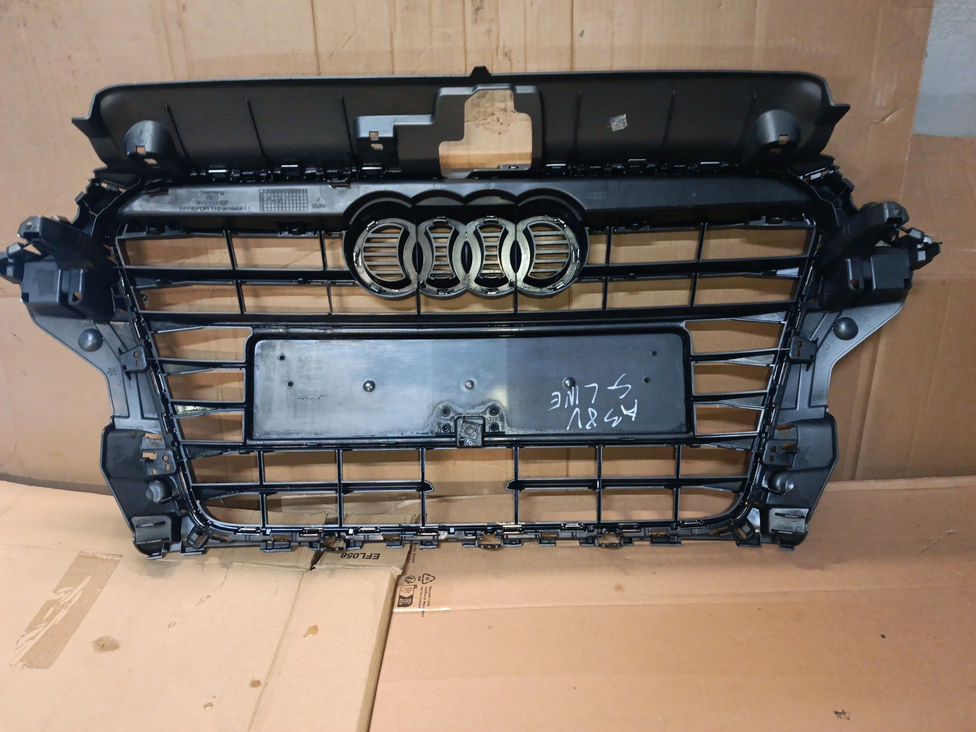 Grill atrapa Chlodnicy Audi A3 S3 8V3 14-