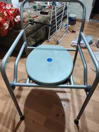 Крісло-стілець з санітарним оснащенням