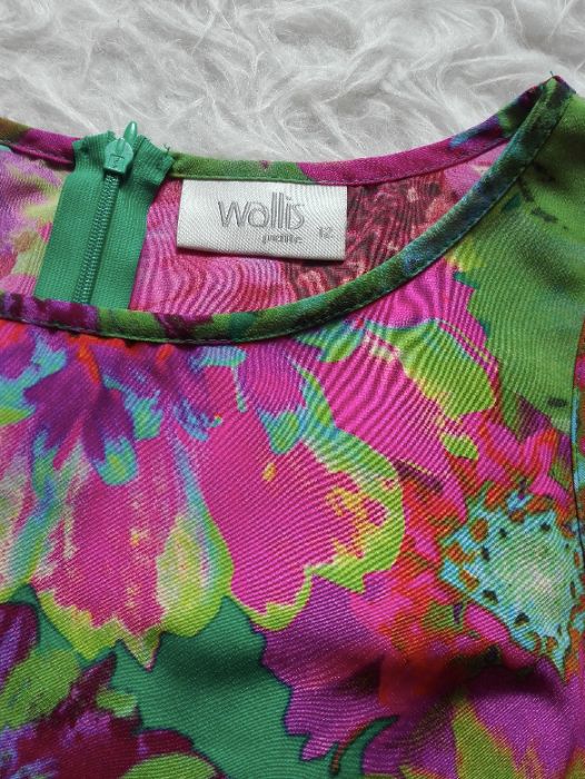 Wallis Petite kolorowa sukienka we wzory tęczowa modna rozkloszowana S