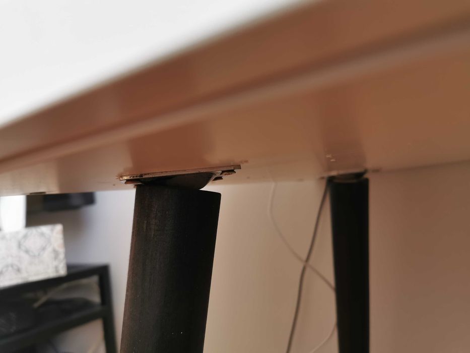 Dziecięce minimalistyczne biurko odbiór osobisty
