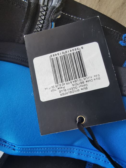 Bondi born Windsurfer Góra od bikini ocean blue