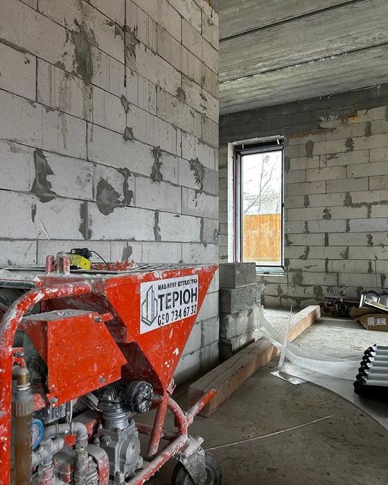 Машинна штукатурка стін, стяжка підлоги - Буча