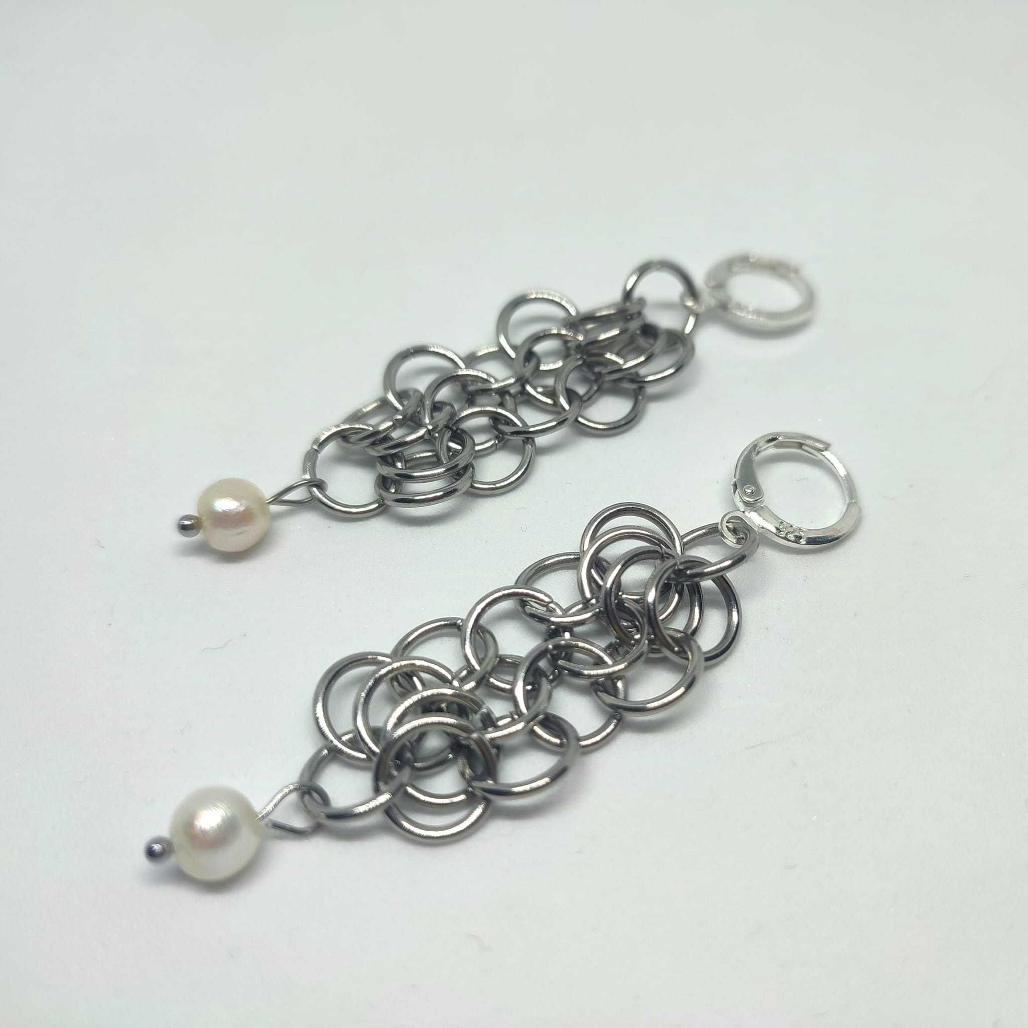Kolczyki chainmail z perłami biżuteria w stylu wikingów fantasy gotyk