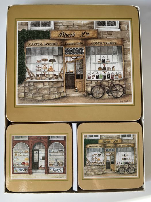 Набір корокових підставок під чашки і тарілки