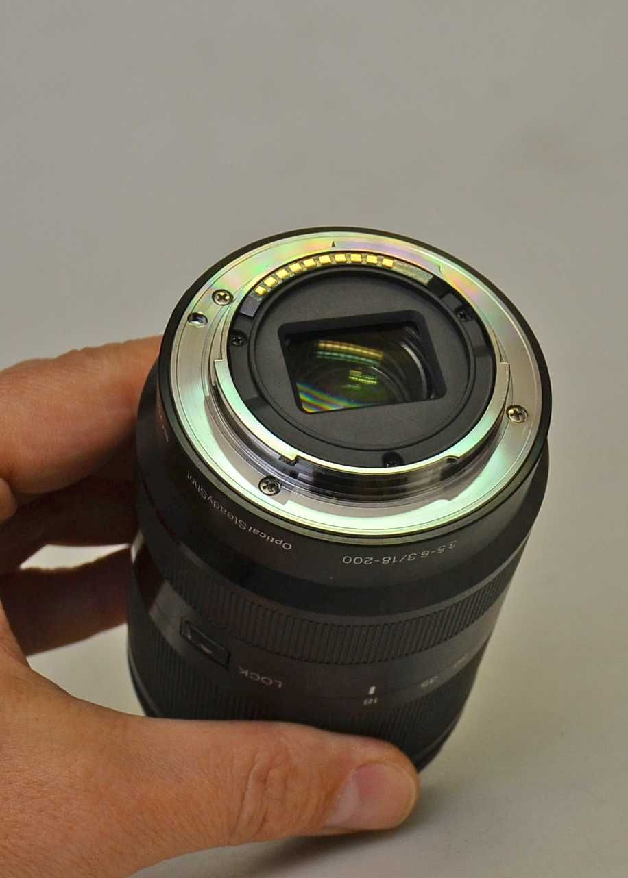 Obiektyw Sony E 18–200mm f/3.5–6.3 OSS LE (SEL18200LE)