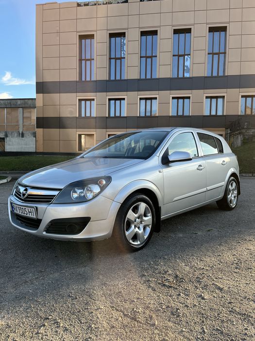 Продам Opel Astra H