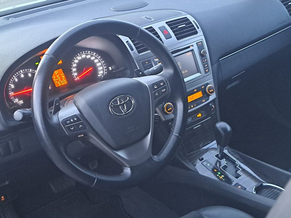 Toyota Avensis 1.8vvti niski przebieg wersja executive automat