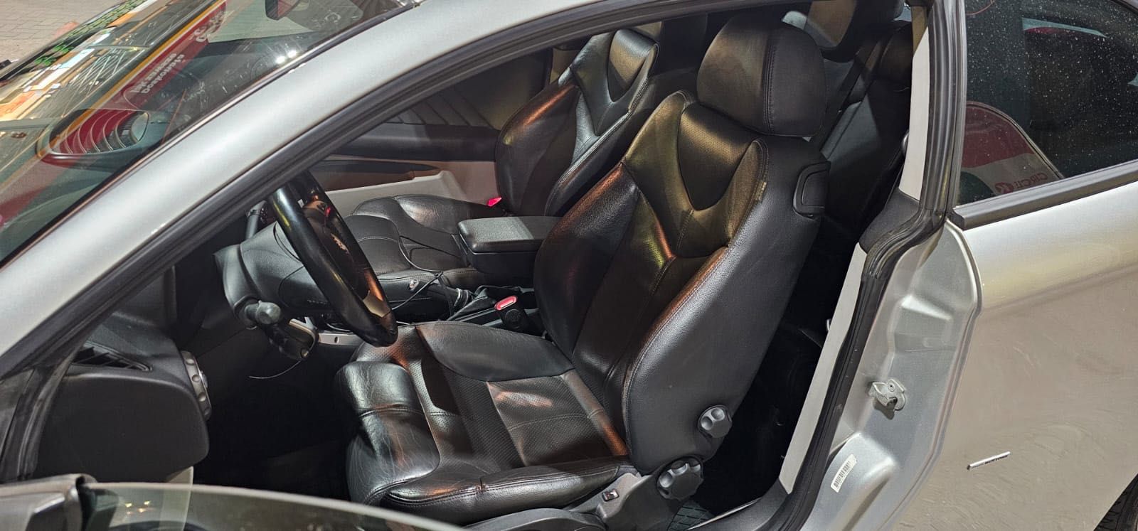 Komplet tapicerki fotele kanapa boczki Alfa Romeo GT