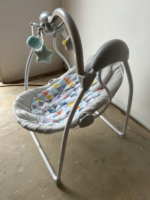 Balanço automático com música