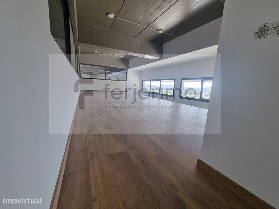 Exelente Pavilhão/Arrendamento