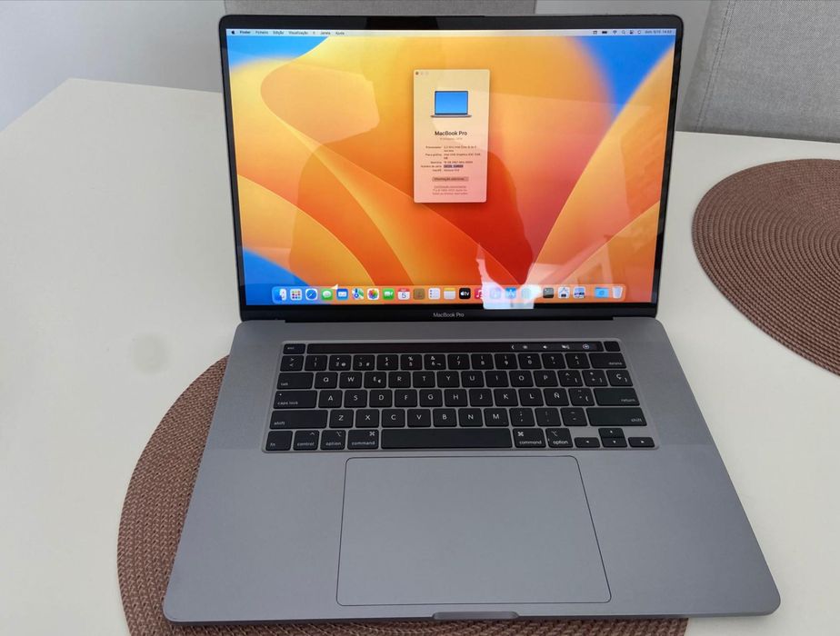 MacBook Pro 16" 2019, Core i9, 16 GB RAM, 1 TB SSD