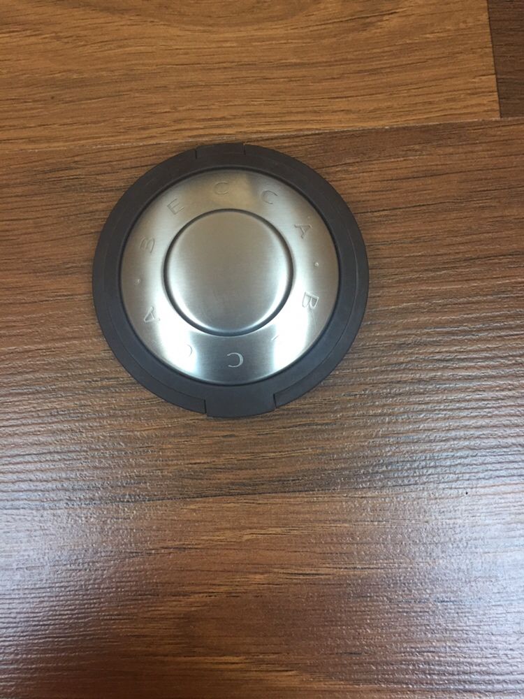Roswietlajaco-brazujacy Becca shimmering skin perfector bronzed amber