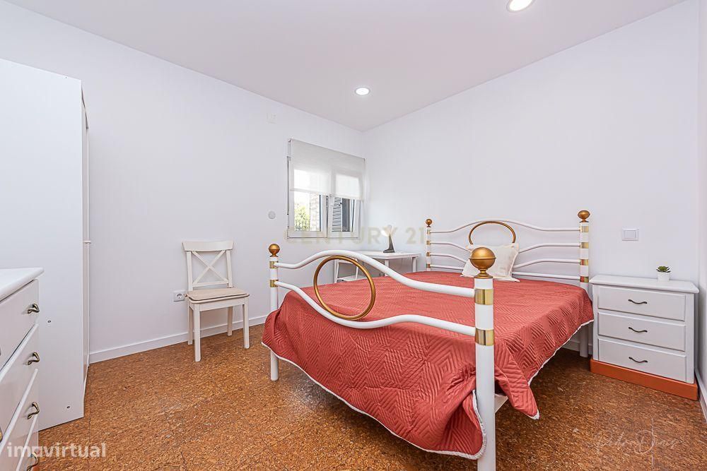 Alojamento Estudantil LÁ-SALETTE ( quarto Pisco de Peito Ruivo 10m2 )