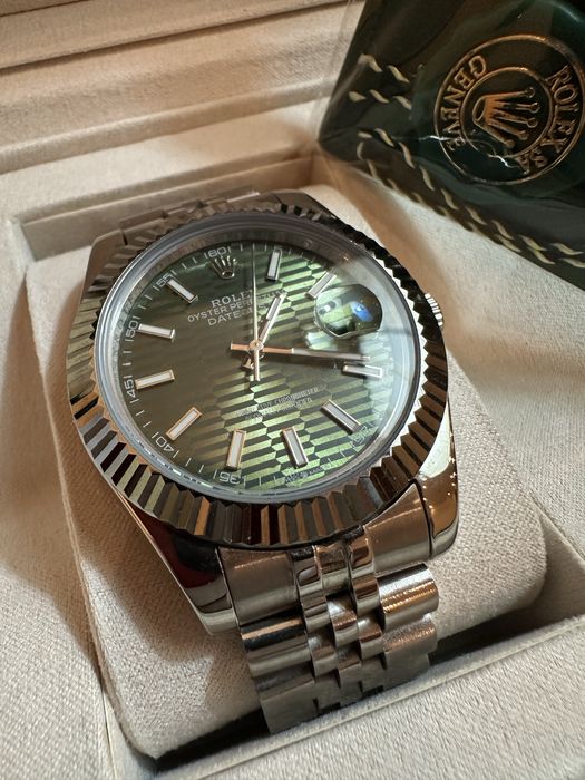 Rolex Datejust 41mm Green Motif Dial *NOVO*