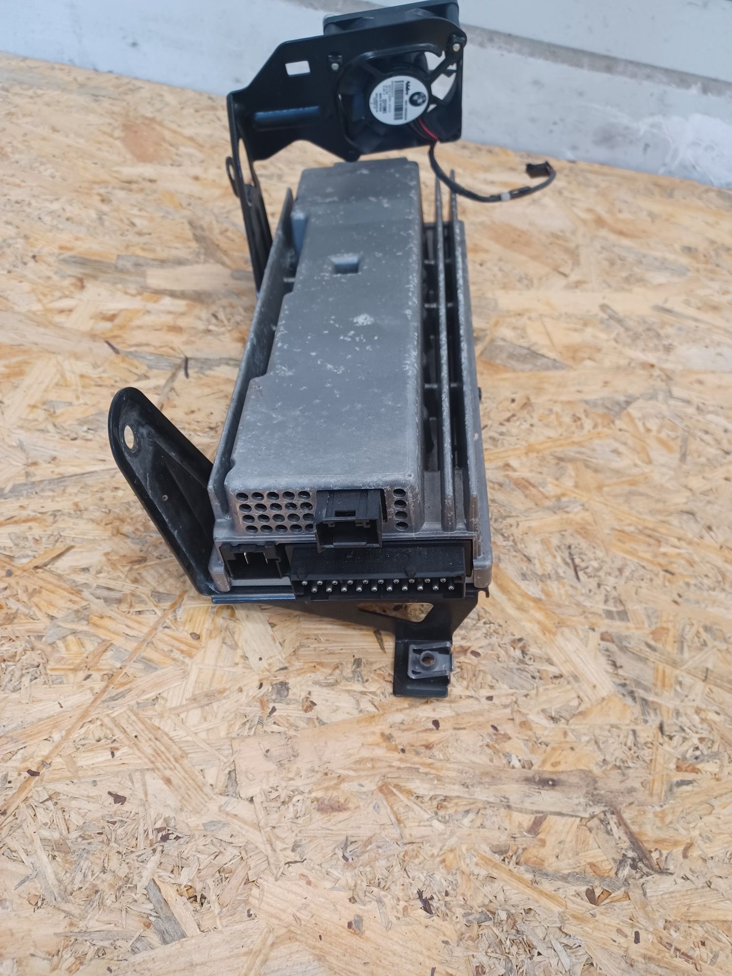 Wzmacniacz audio hifi bmw 7 f01 f02 f10