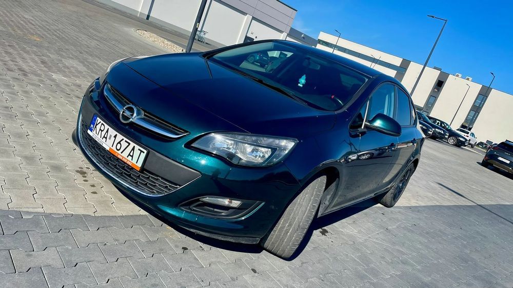 Opel Astra J Sedan 1.4 T.benz.+Gaz LPG bardzo ładny stan