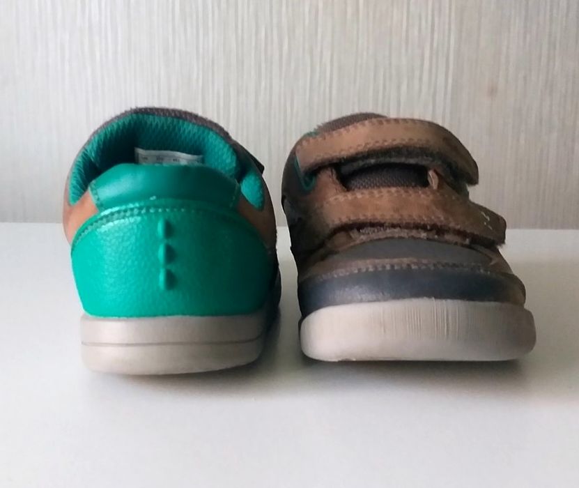 Кросівки, кеди, сандалі - adidas, clarks