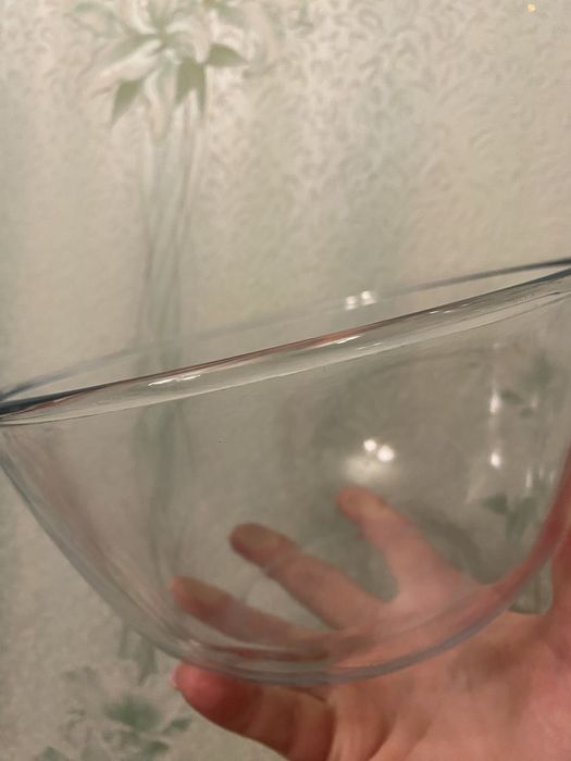 Миска   Fissman з кришкою (21x10 см)  2100 мл в ідеалі