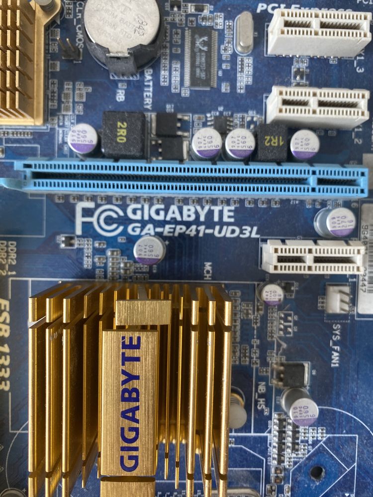Материнська плата GIGABYTE GA-P41-DS3L