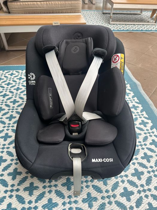 Maxi-Cosi Pearl 360 + baza FamilyFix 360 fotelik obrotowy Bardzo dobry