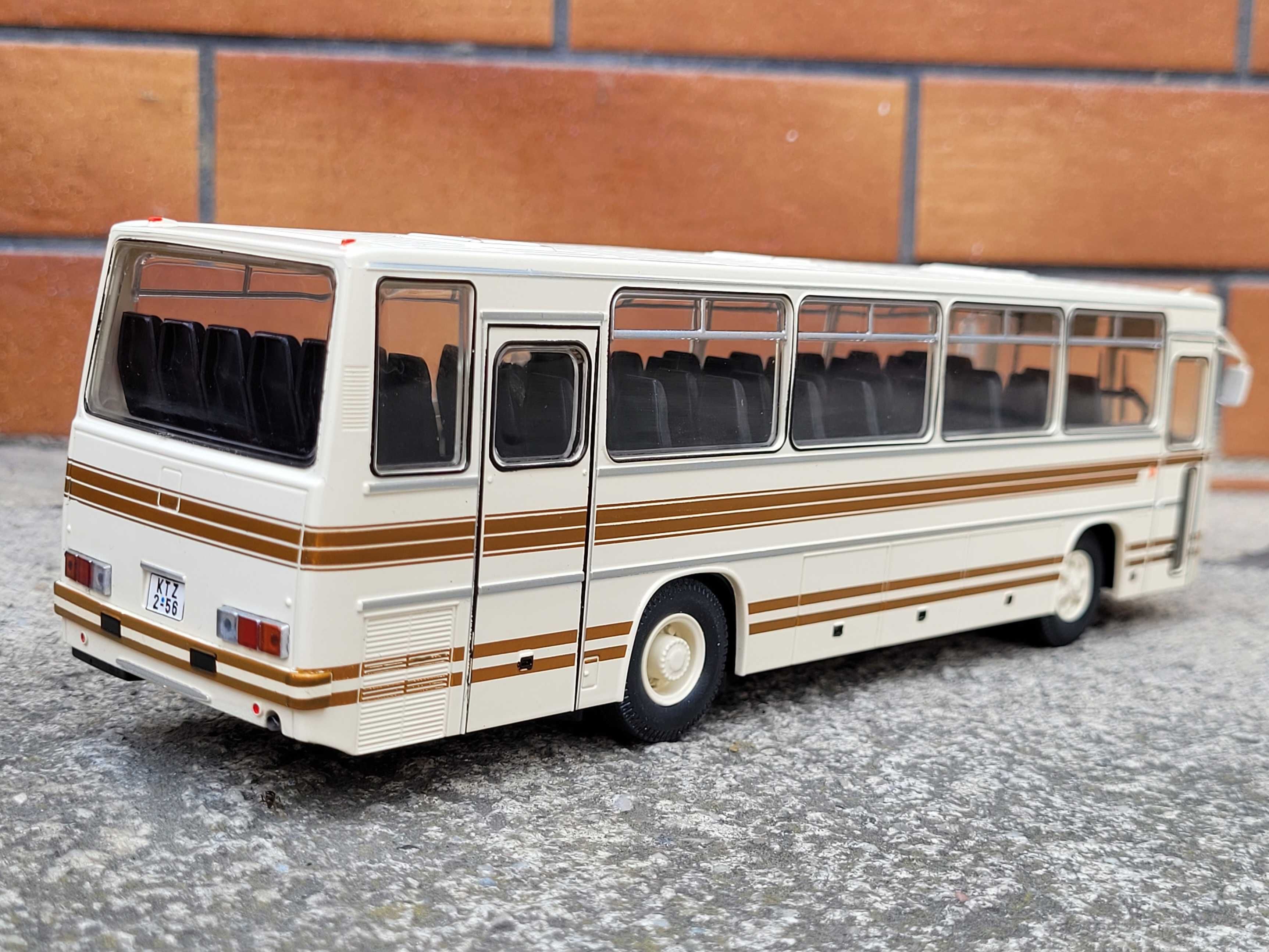 Ikarus 256 Premium Classixxs kolekcja autobusów 1:43 Autobus Autokar