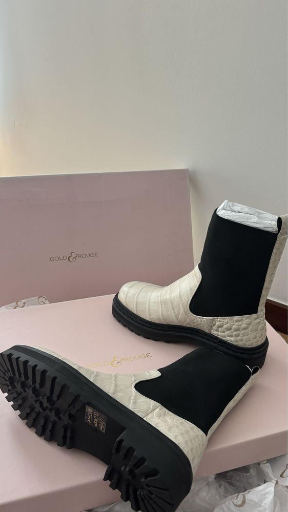 Botas off white e pretas GOLD&ROUGE