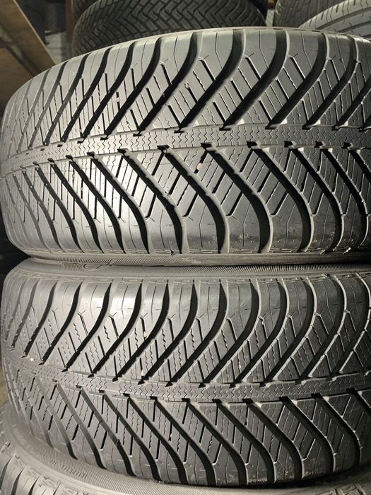 Шини Б/У 205/60 R16 Goodyear Vector 4 Seasons