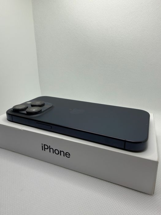 iPhone 15 Pro Titânio Azul 256GB – Excelente Estado
