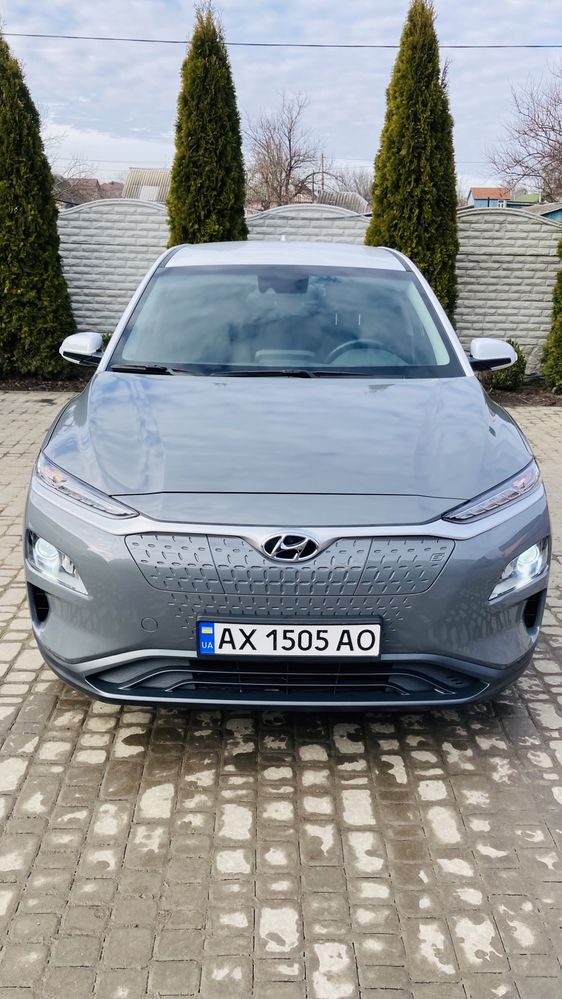 Hyundai KONA EV SEL 64 кВт