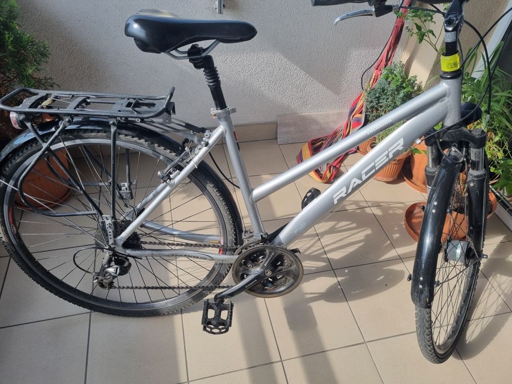 Rower trekkingowy miejski Racer Swiss Deore koła 28"