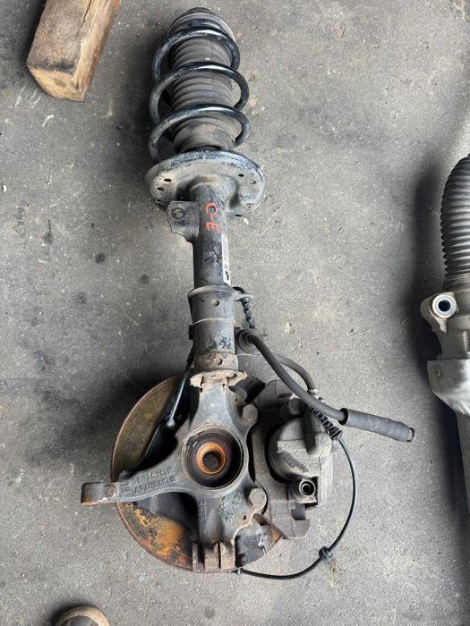 Zwrotnica - zawieszenie Opel Corsa E Adam 1.2  1.4 benzyna  przednie