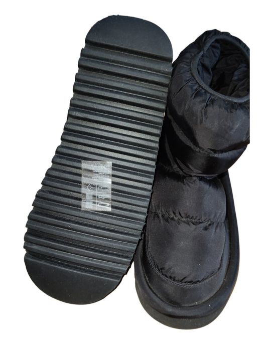 Markowe nowe śniegowce DeeZee r 37 czarne ocieplane kozaki na zimę