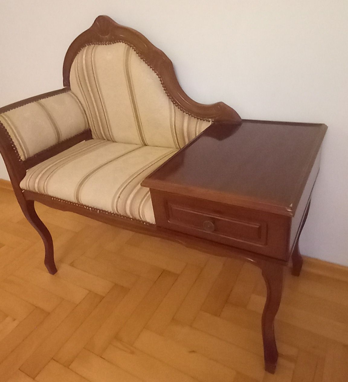 Telefoniera, sofka z szufladą