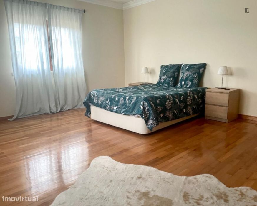 Quarto - localizado em Torres vedras