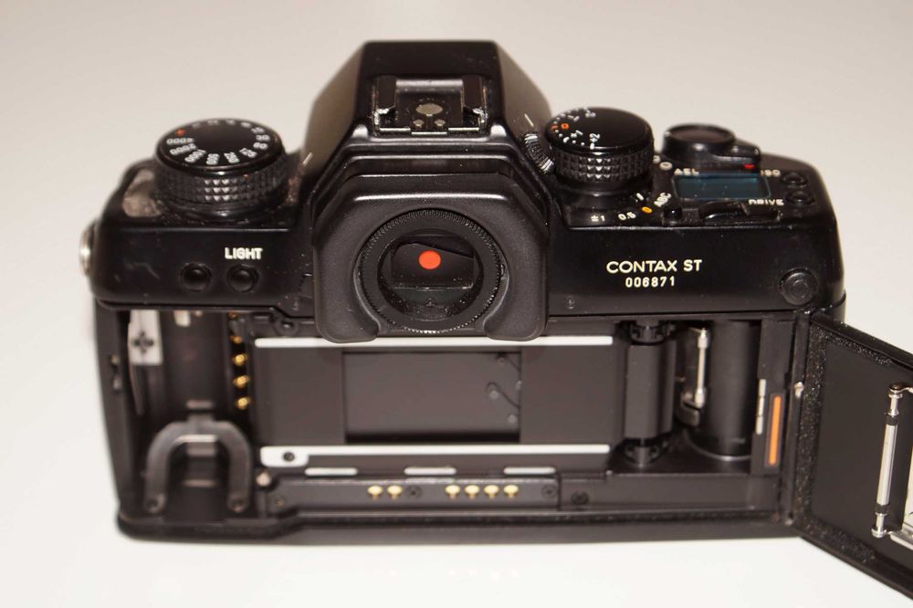 Contax ST body (+ Yashica 50mm f/1.9)