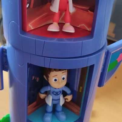 Vendo 3 torres PJ masks