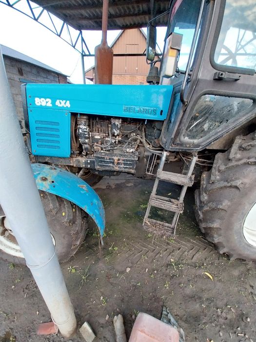 МТЗ-892 трактор     .