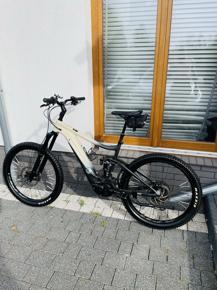 Rower elektryczny GIANT REGIN E 2 PRO * L 27.5 + dodatki * FULL MTB
