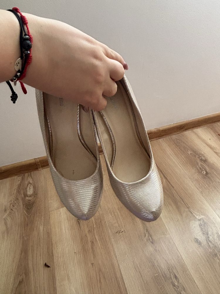 Deichamann zlote szpilki na obcasie buty na wesele rozmiar 38