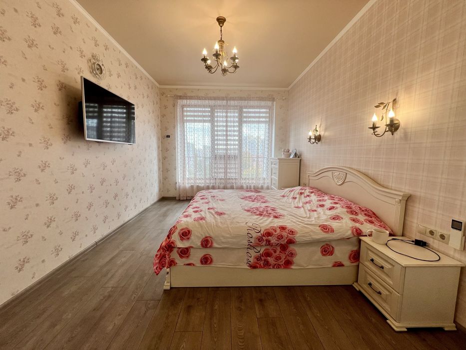 3- ком в Академгородке на Говорова/ Парк победы .