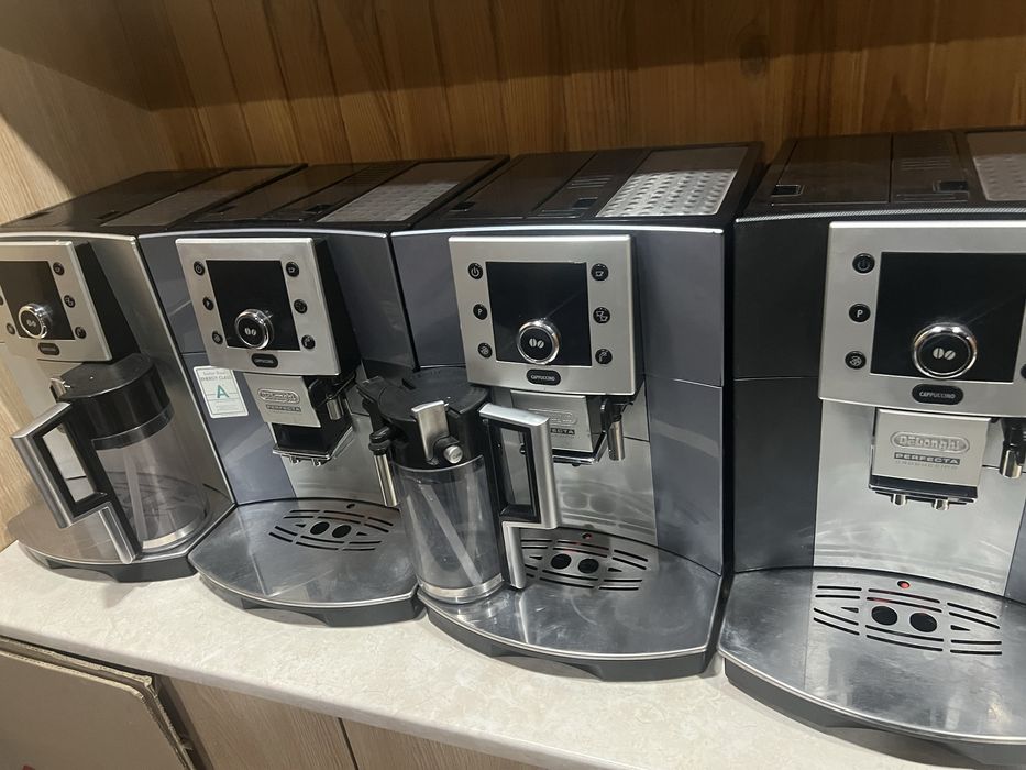 4 Кавомашини Delonghi Perfecta Cappuccino ESAM5500.M