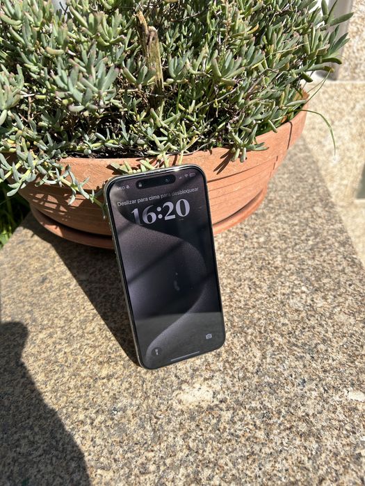 Iphone 15 pro 256gb Como Novo