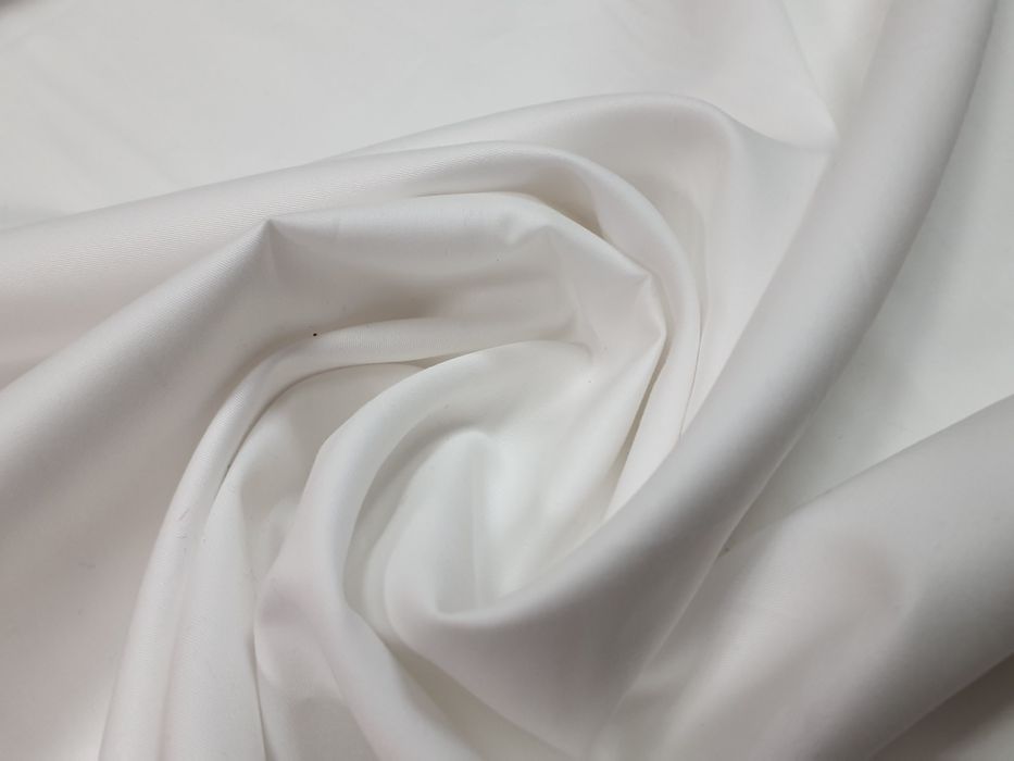 Tkanina biała bawełna szer.150 cm.