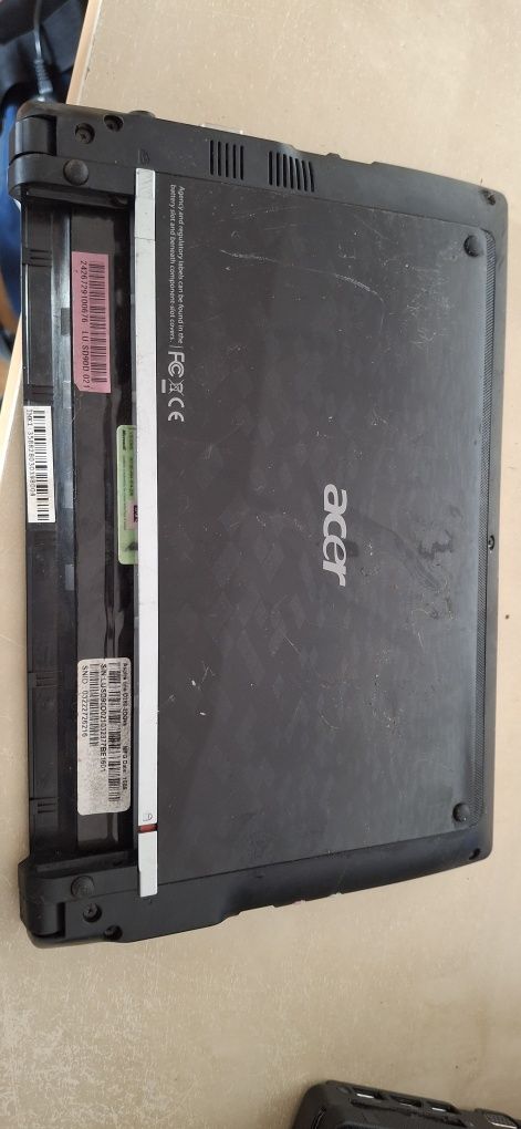 Acer Aspire One, linię netbooków i laptopów