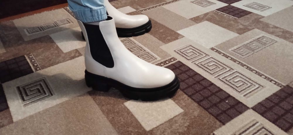 Жіночі ботинки челсі