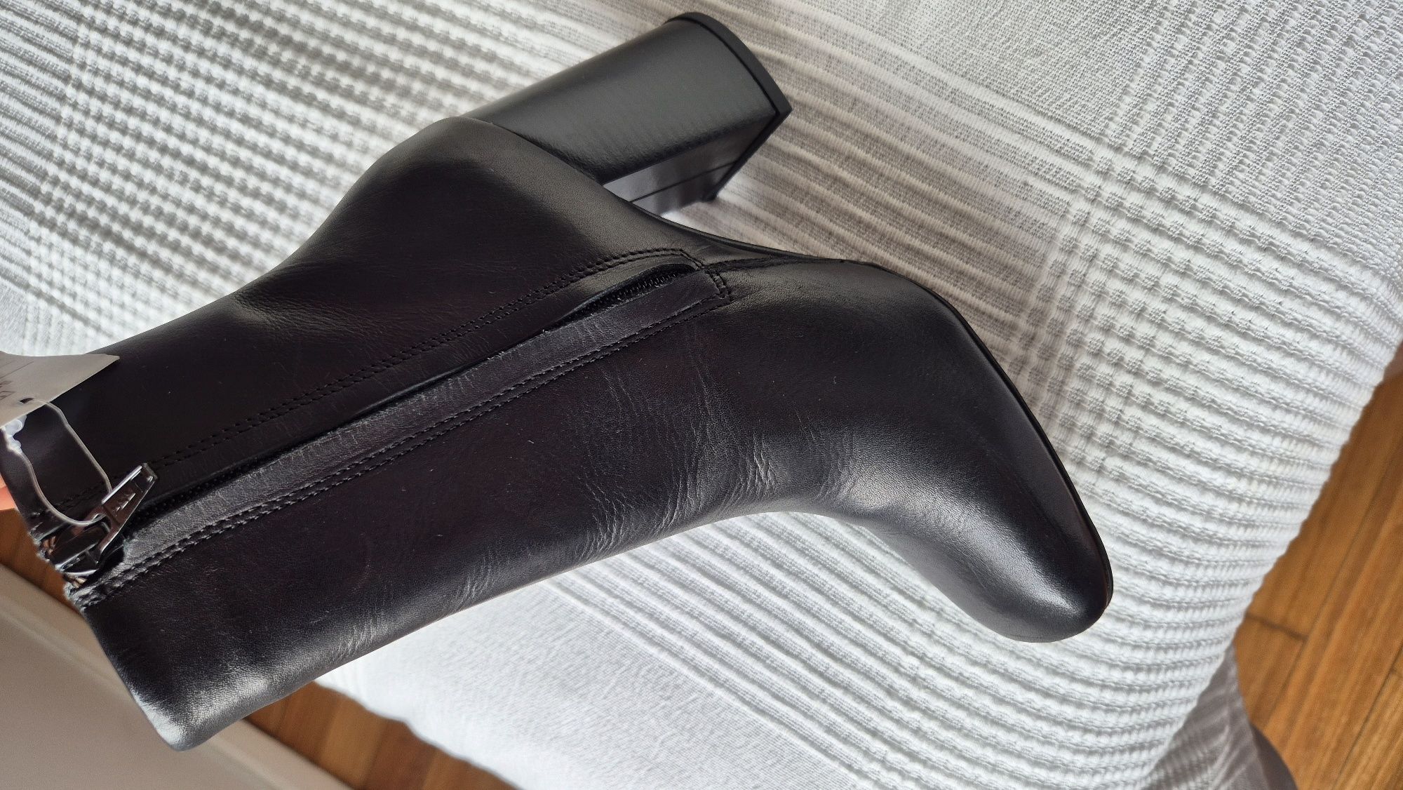 Bota preta feminina