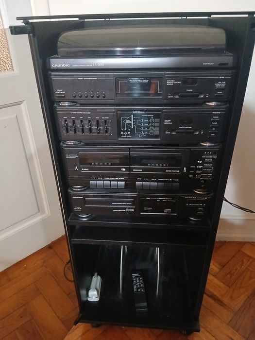 Aparelhagem Grundig, especificamente o modelo CC 660.